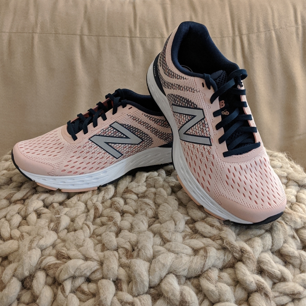 New Balance 680v6 Women's Running Sneakers NIB